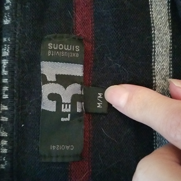 Men Sweater - Picture 2 of 2